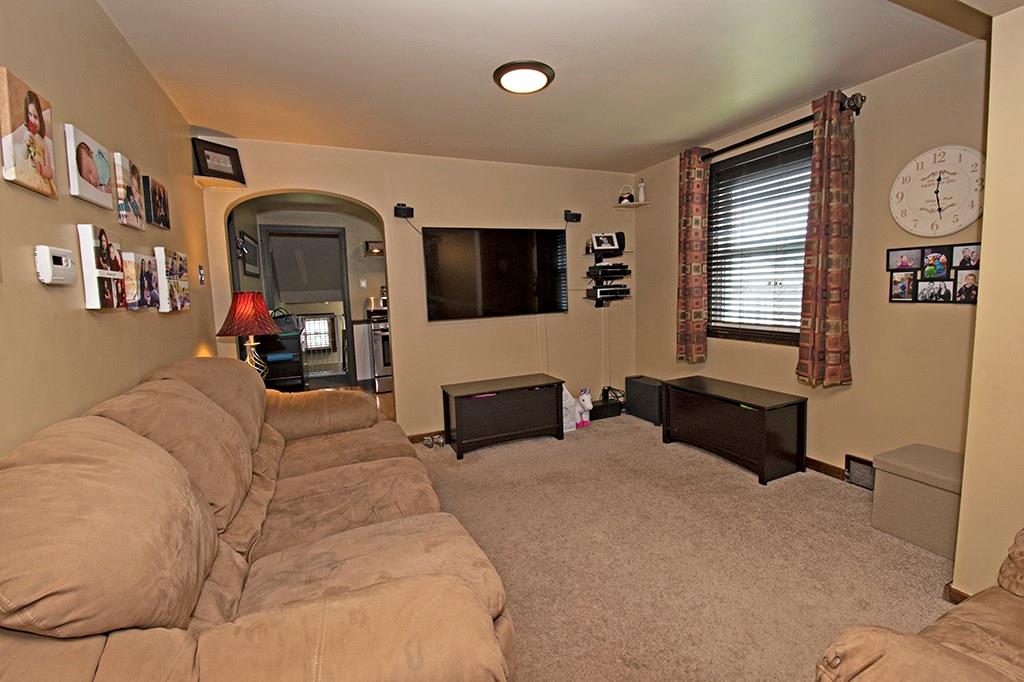 181 Center Street Springdale, PA 15144 - Photo 10 of 17 Gallery Image 10