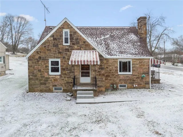 $269,900 | 113 Oak Manor Drive, Natrona Heights, PA 15065