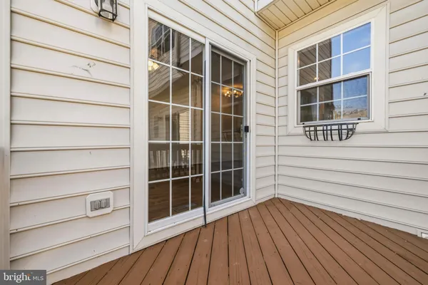 a view of front door deck