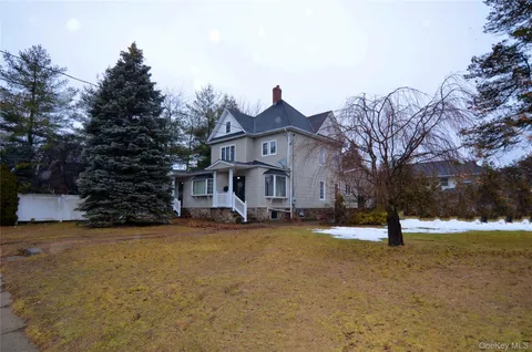 $775,000 | 217 Lincoln Avenue, Rockville Centre, NY 11570