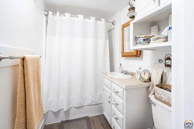 $329,500 | 7632 K-92 Highway, Ozawkie, KS 66070