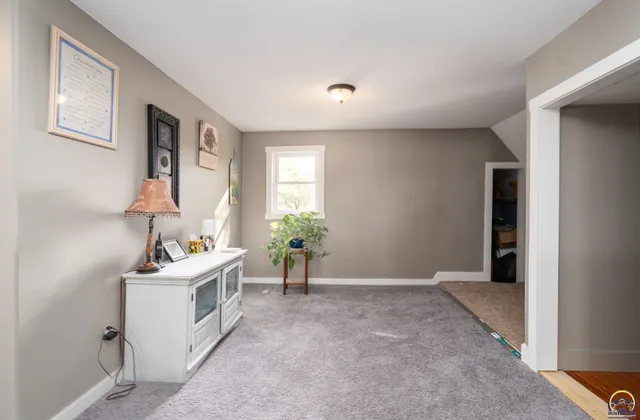 $329,500 | 7632 K-92 Highway, Ozawkie, KS 66070