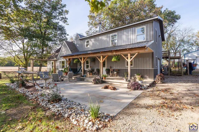 $329,500 | 7632 K-92 Highway, Ozawkie, KS 66070