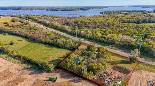 $329,500 | 7632 K-92 Highway, Ozawkie, KS 66070