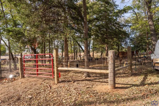 $329,500 | 7632 K-92 Highway, Ozawkie, KS 66070