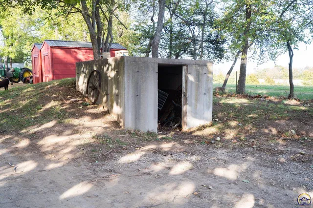 $329,500 | 7632 K-92 Highway, Ozawkie, KS 66070