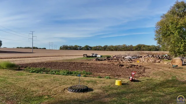 $329,500 | 7632 K-92 Highway, Ozawkie, KS 66070