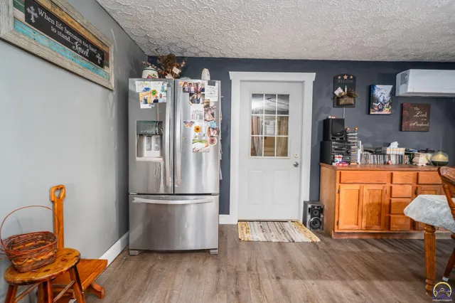 $329,500 | 7632 K-92 Highway, Ozawkie, KS 66070