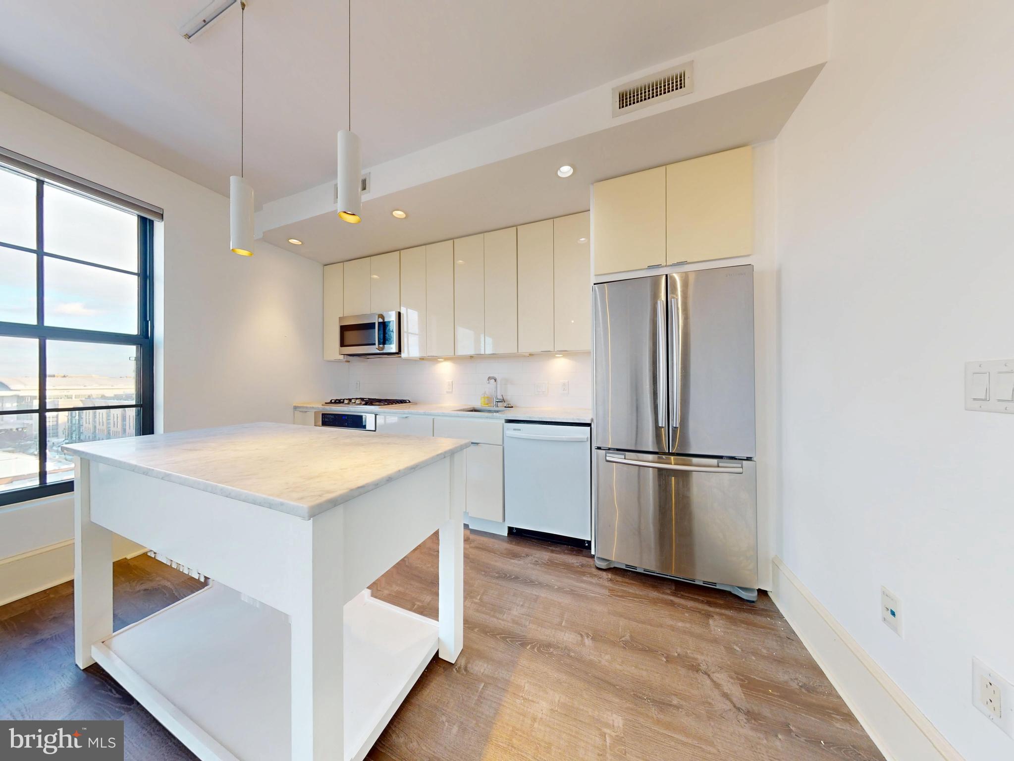 1011 M Street Northwest, Unit 804 Washington, DC 20001 - Photo 3 of 23 Kitchen