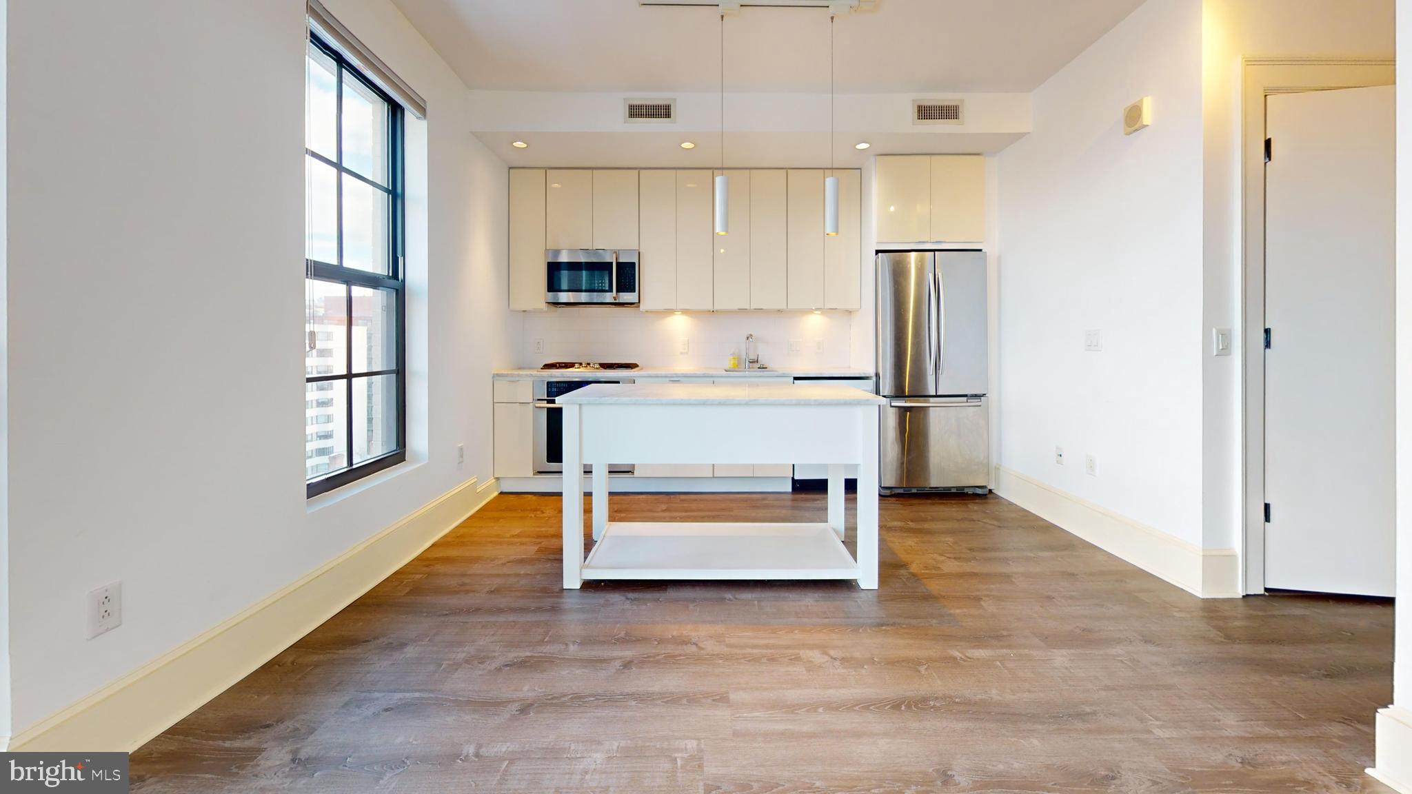 1011 M Street Northwest, Unit 804 Washington, DC 20001 - Photo 6 of 23 Kitchen
