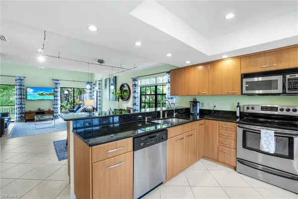 $6,500 | 823 Meadowland Drive, Unit H, Naples, FL 34108