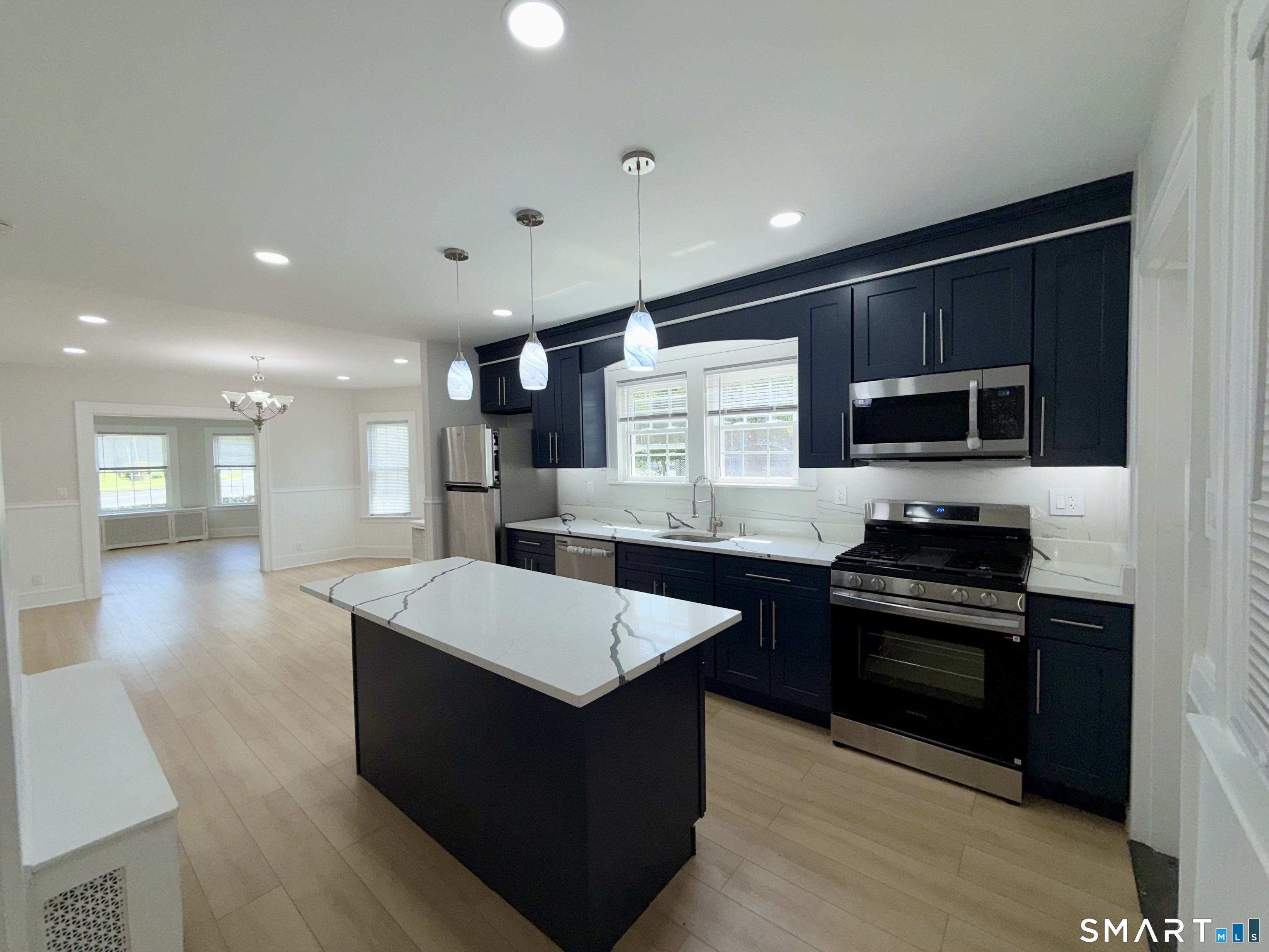332 Robbins Street Waterbury, CT 06708 - Photo 10 of 28 Gallery Image 10