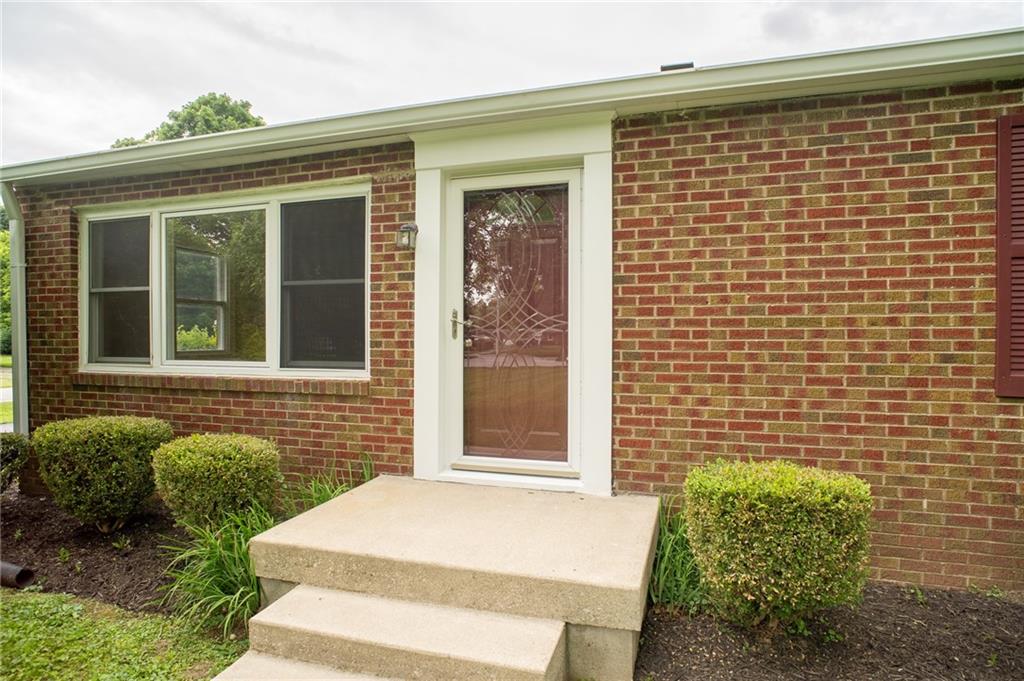 290 West Roberts Road Indianapolis, IN 46217 - Photo 2 of 24 Gallery Image 2