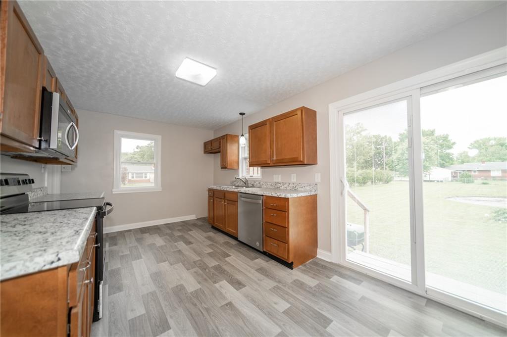 290 West Roberts Road Indianapolis, IN 46217 - Photo 12 of 24 Gallery Image 12