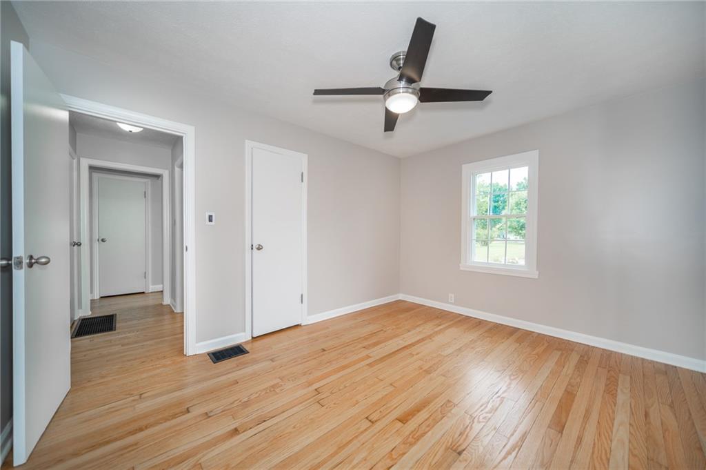 290 West Roberts Road Indianapolis, IN 46217 - Photo 19 of 24 Gallery Image 19