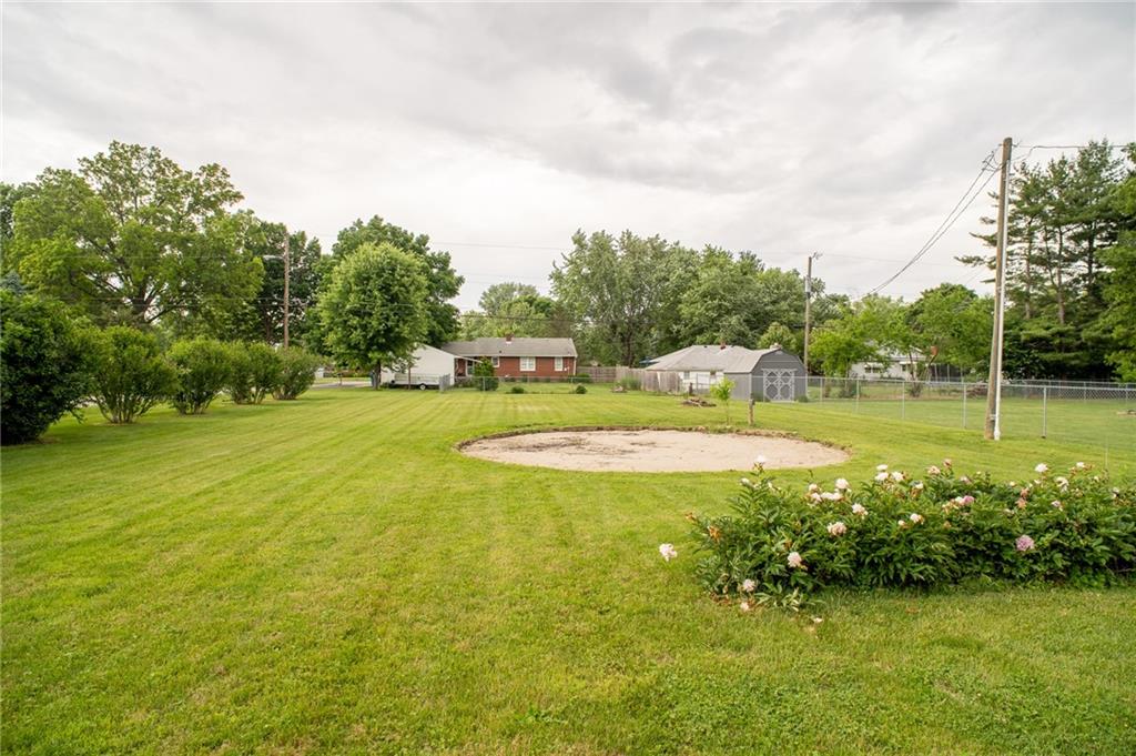 290 West Roberts Road Indianapolis, IN 46217 - Photo 6 of 24 Gallery Image 6
