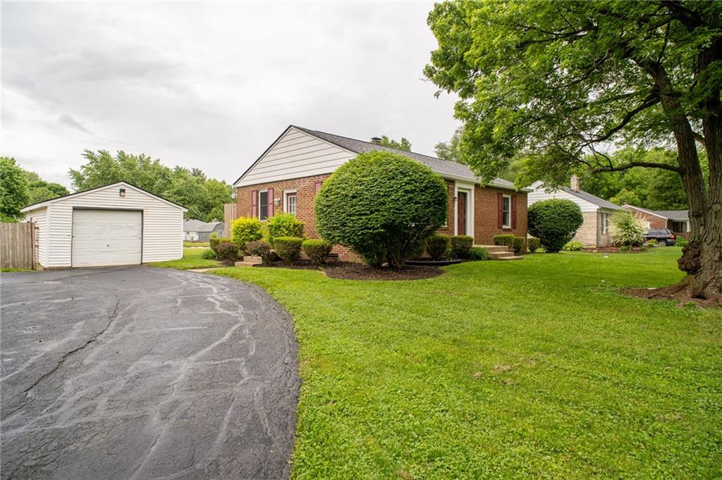 290 West Roberts Road Indianapolis, IN 46217 - Photo 8 of 24 Gallery Image 8
