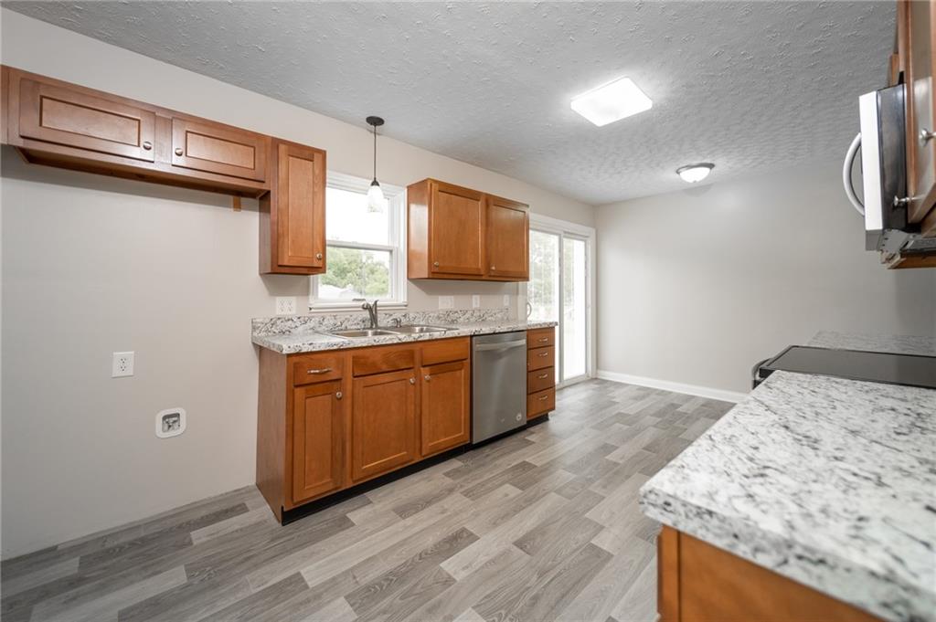 290 West Roberts Road Indianapolis, IN 46217 - Photo 10 of 24 Gallery Image 10