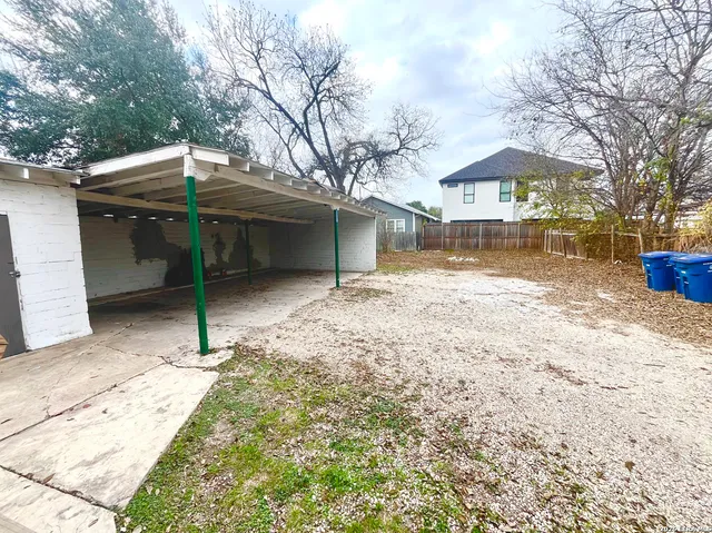 $725 | 217 Lotus Street, Unit 4, San Antonio, TX 78210