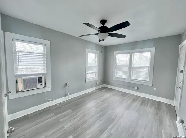 $725 | 217 Lotus Street, Unit 4, San Antonio, TX 78210