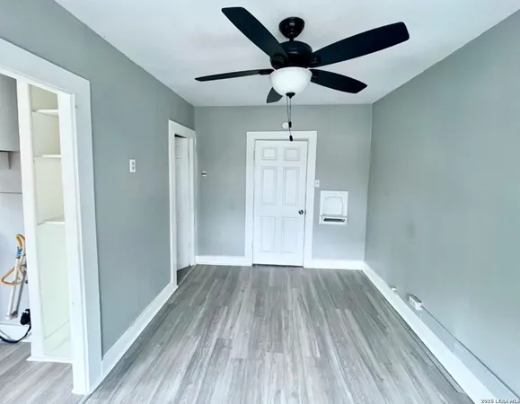 $725 | 217 Lotus Street, Unit 4, San Antonio, TX 78210