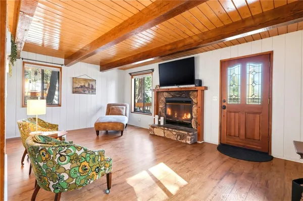 $469,000 | 2015 Mojave Scenic Drive, Wrightwood, CA 92397