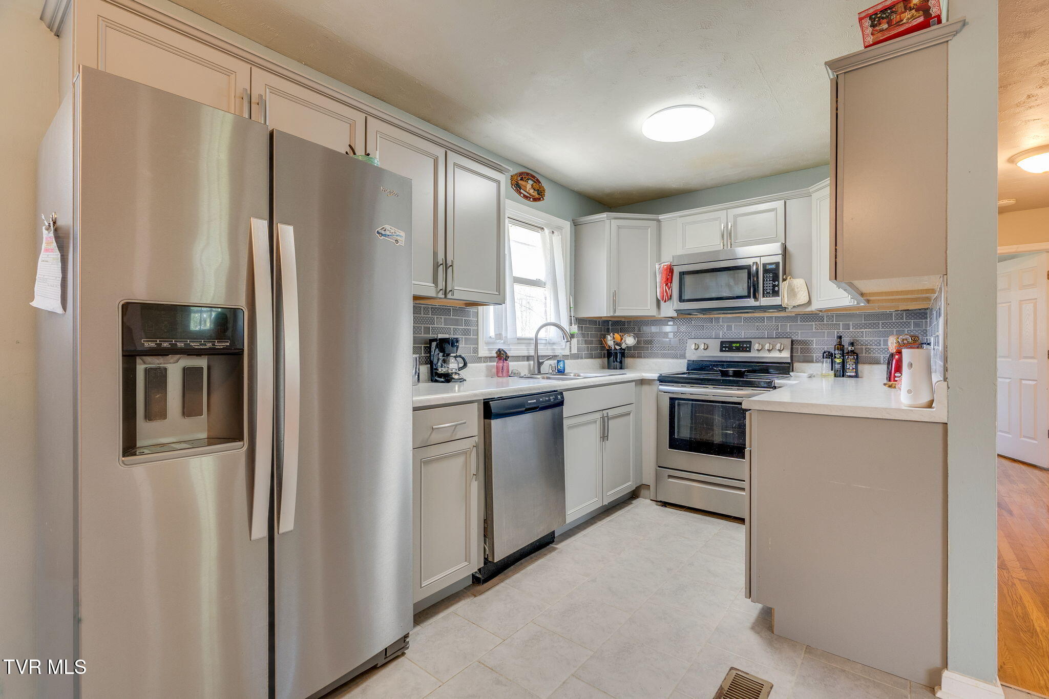 444 Lenoir Road Kingsport, TN 37660 - Photo 9 of 40 008