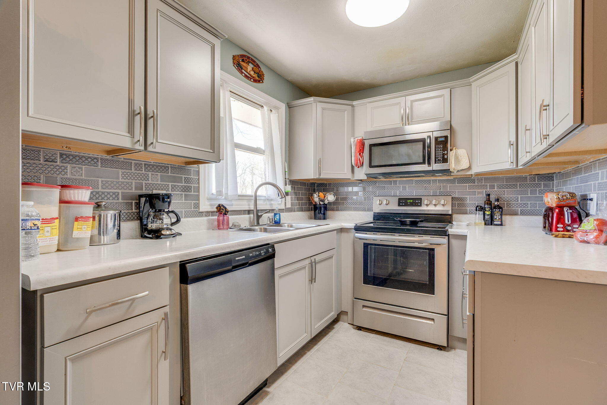 444 Lenoir Road Kingsport, TN 37660 - Photo 10 of 40 009