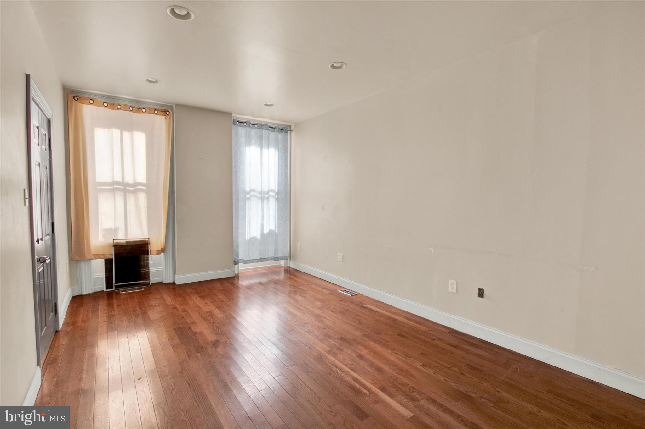 531 Chestnut Street, Unit 1 Reading, PA 19602 - Photo 4 of 6 Bright and airy space with warm wood floors.