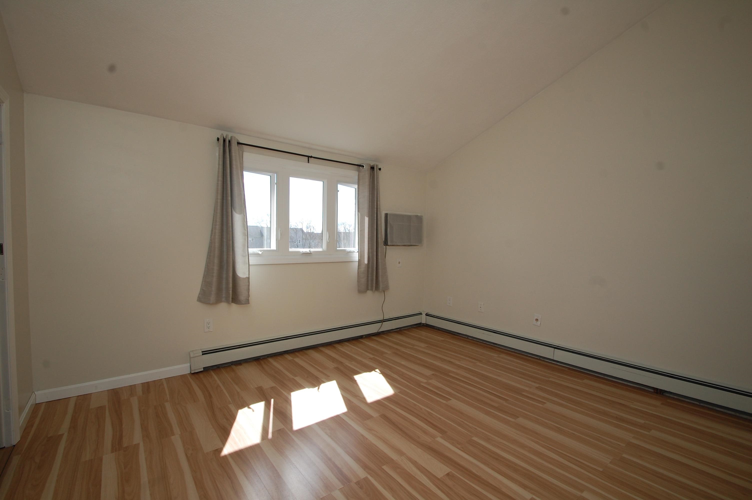 53 Profile Circle Nashua, NH 03063 - Photo 15 of 18