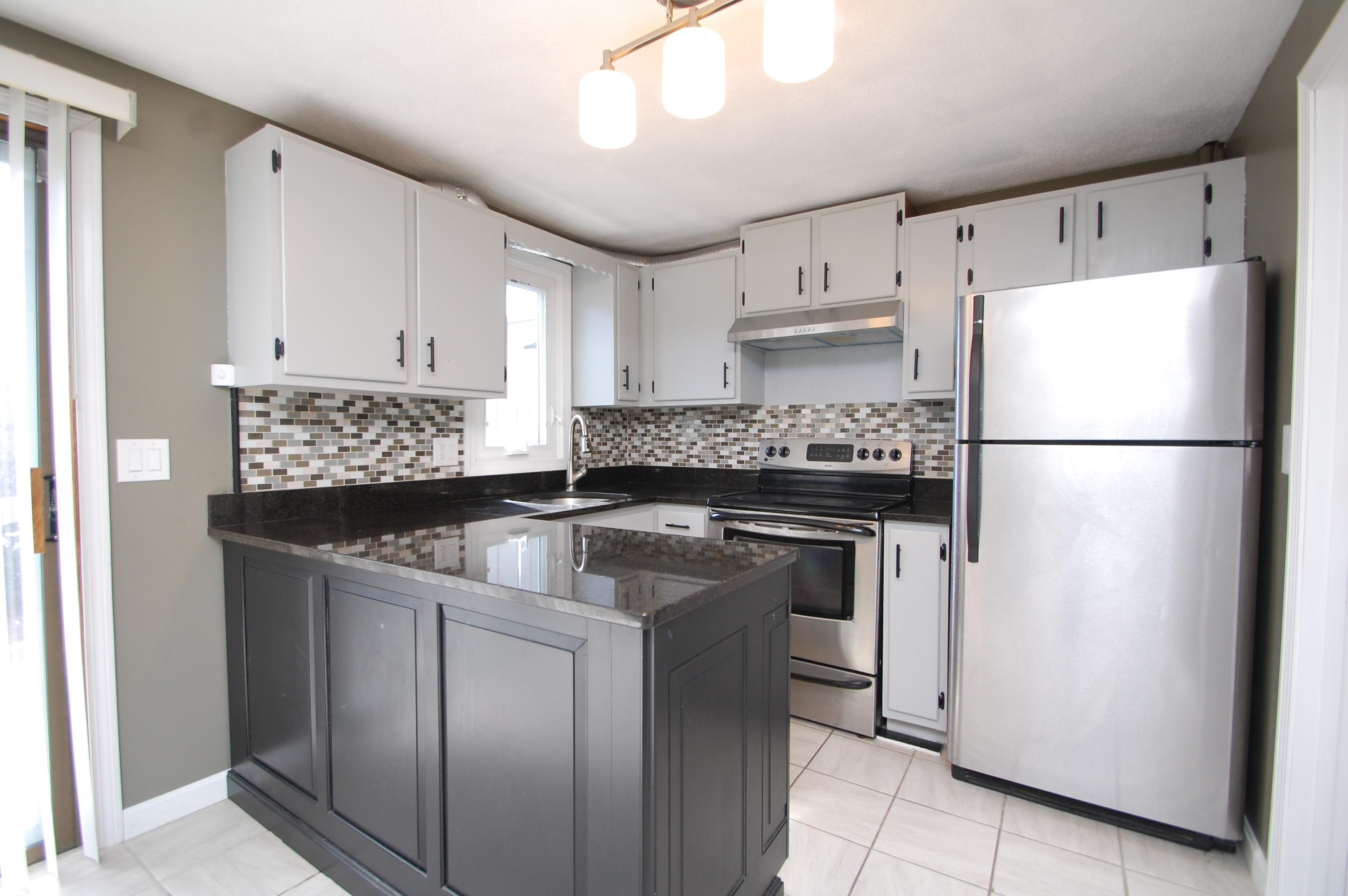 53 Profile Circle Nashua, NH 03063 - Photo 2 of 18