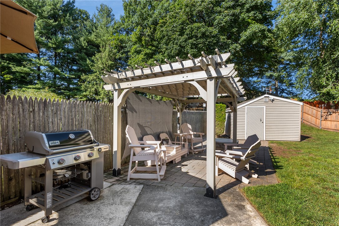 89 Interlocken Road East Providence, RI 02914 - Photo 3 of 25 Gallery Image 3