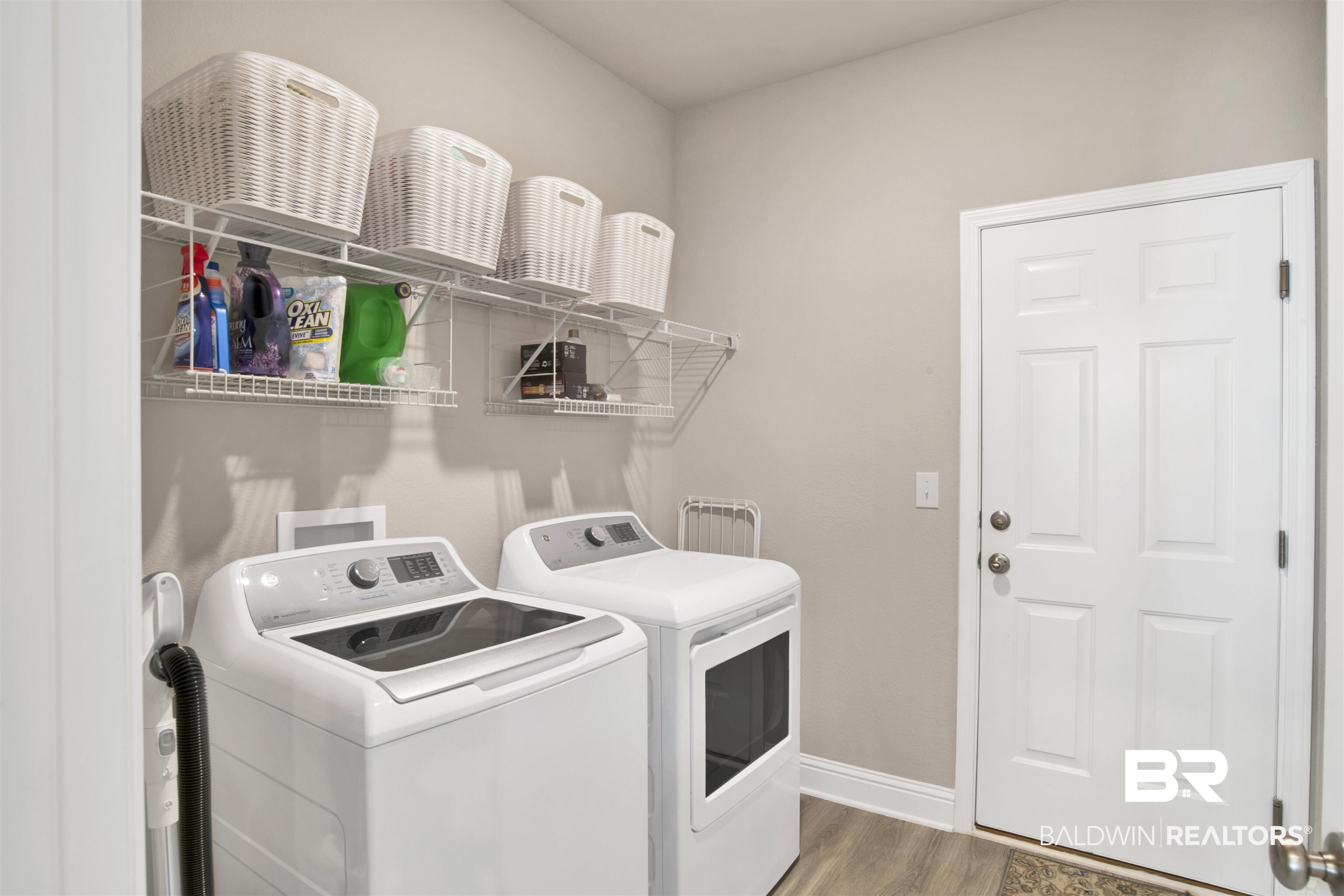 8507 Bronze Lane Foley, AL 36535 - Photo 37 of 48 Laundry room