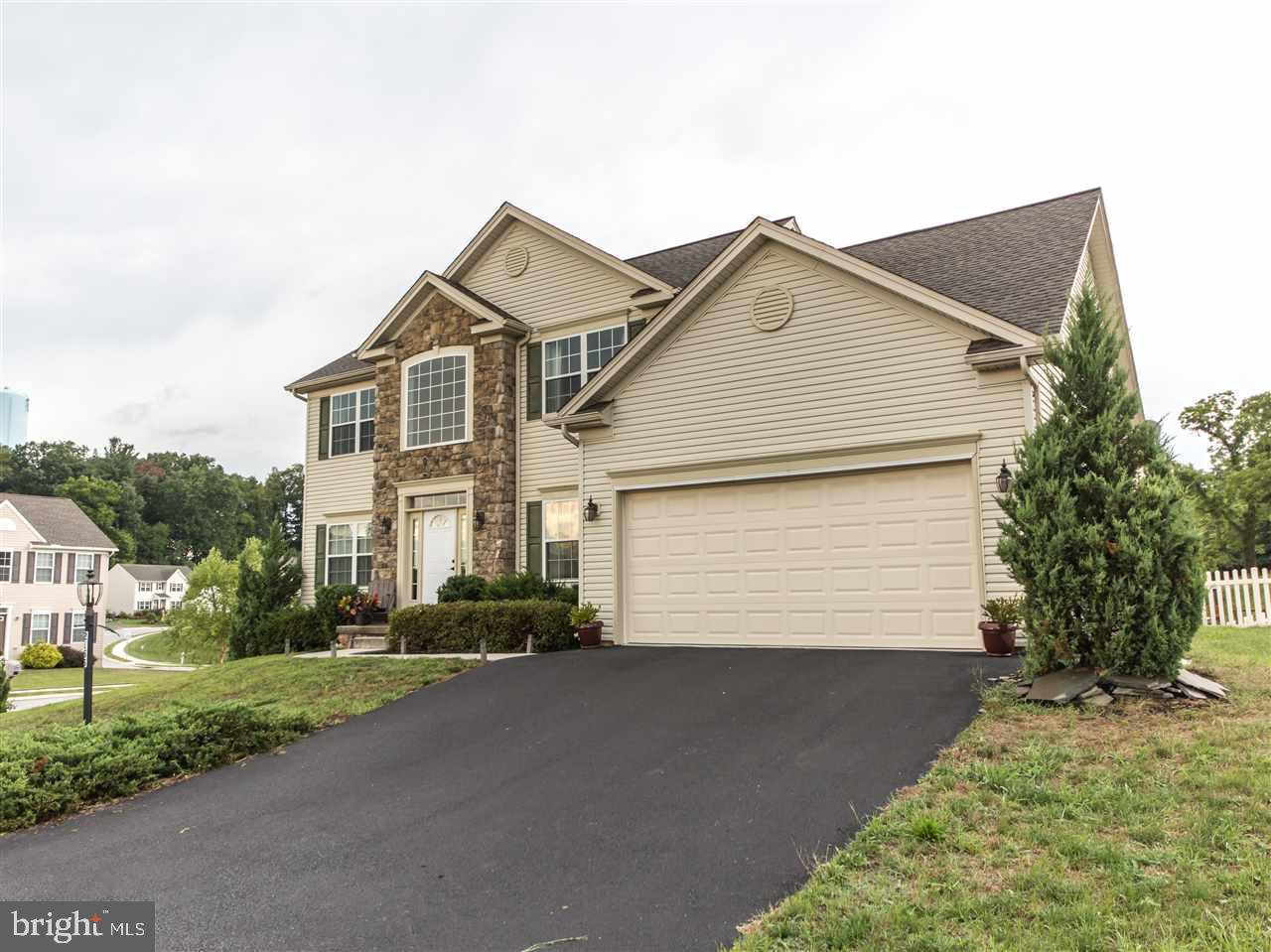 2155 Carriage Run Road York, PA 17408 - Photo 2 of 35 Gallery Image 2