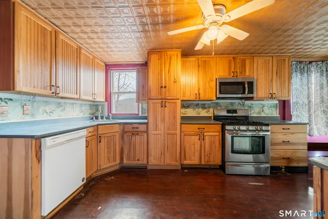 $395,000 | 80 Ward Street, Naugatuck, CT 06770