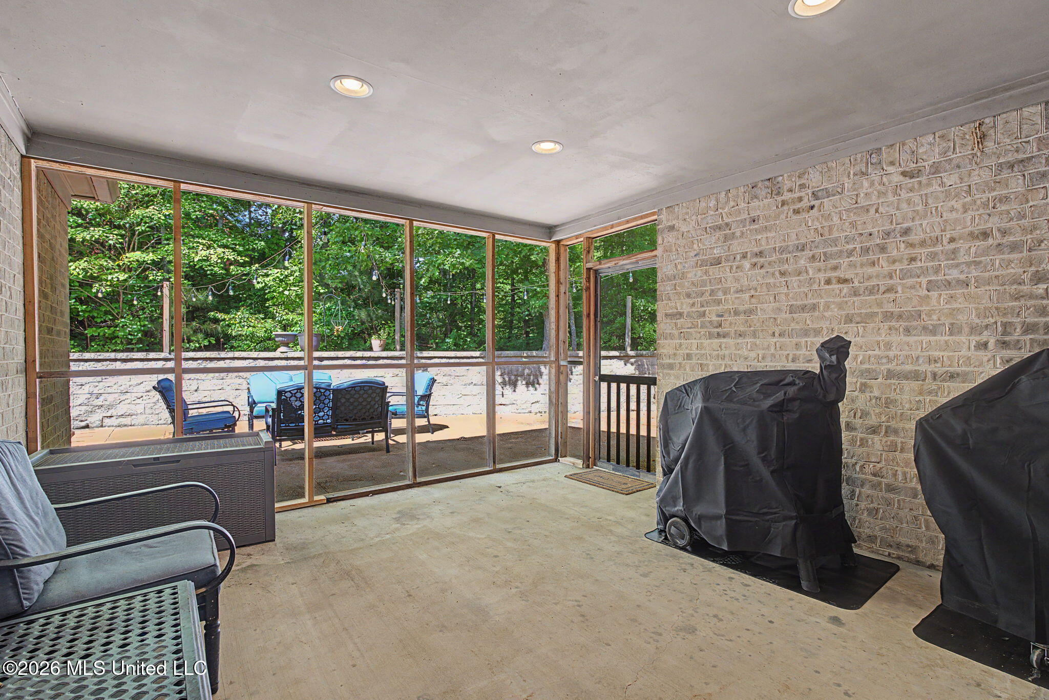 1595 Southern Rdg Trail Olive Branch, MS 38654 - Photo 39 of 48 Screen Patio Area
