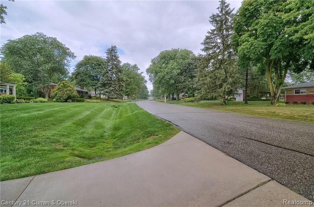 28211 Peppermill Road Farmington Hills, MI 48331 - Photo 25 of 26