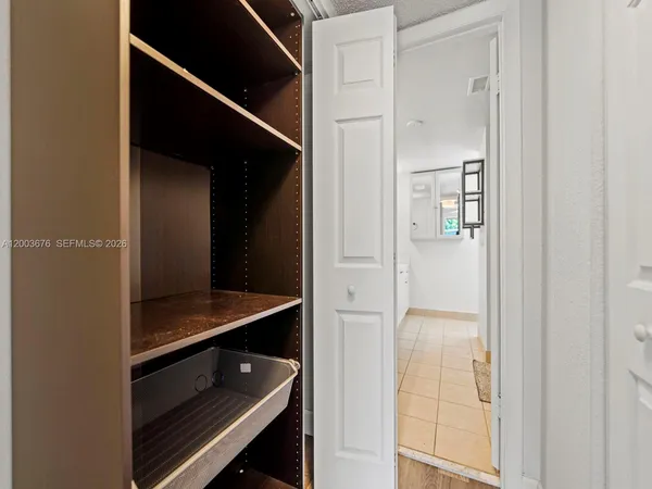 $2,000 | 4235 North University Drive, Unit 312, Sunrise, FL 33351