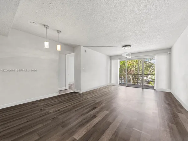 $2,000 | 4235 North University Drive, Unit 312, Sunrise, FL 33351