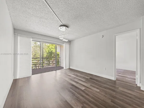 $2,000 | 4235 North University Drive, Unit 312, Sunrise, FL 33351