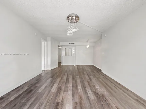 $2,000 | 4235 North University Drive, Unit 312, Sunrise, FL 33351