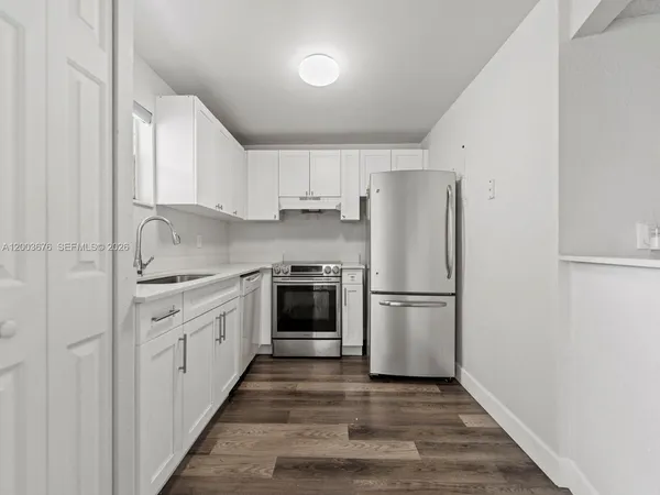 $2,000 | 4235 North University Drive, Unit 312, Sunrise, FL 33351