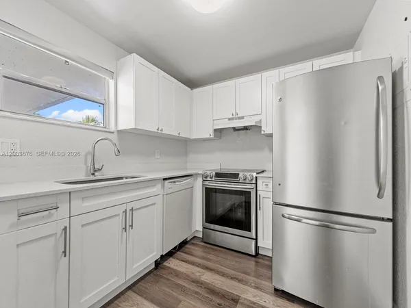 $2,000 | 4235 North University Drive, Unit 312, Sunrise, FL 33351