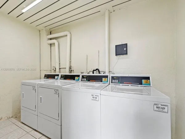 $2,000 | 4235 North University Drive, Unit 312, Sunrise, FL 33351