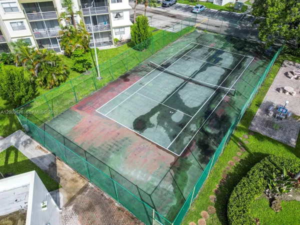 $2,000 | 4235 North University Drive, Unit 312, Sunrise, FL 33351