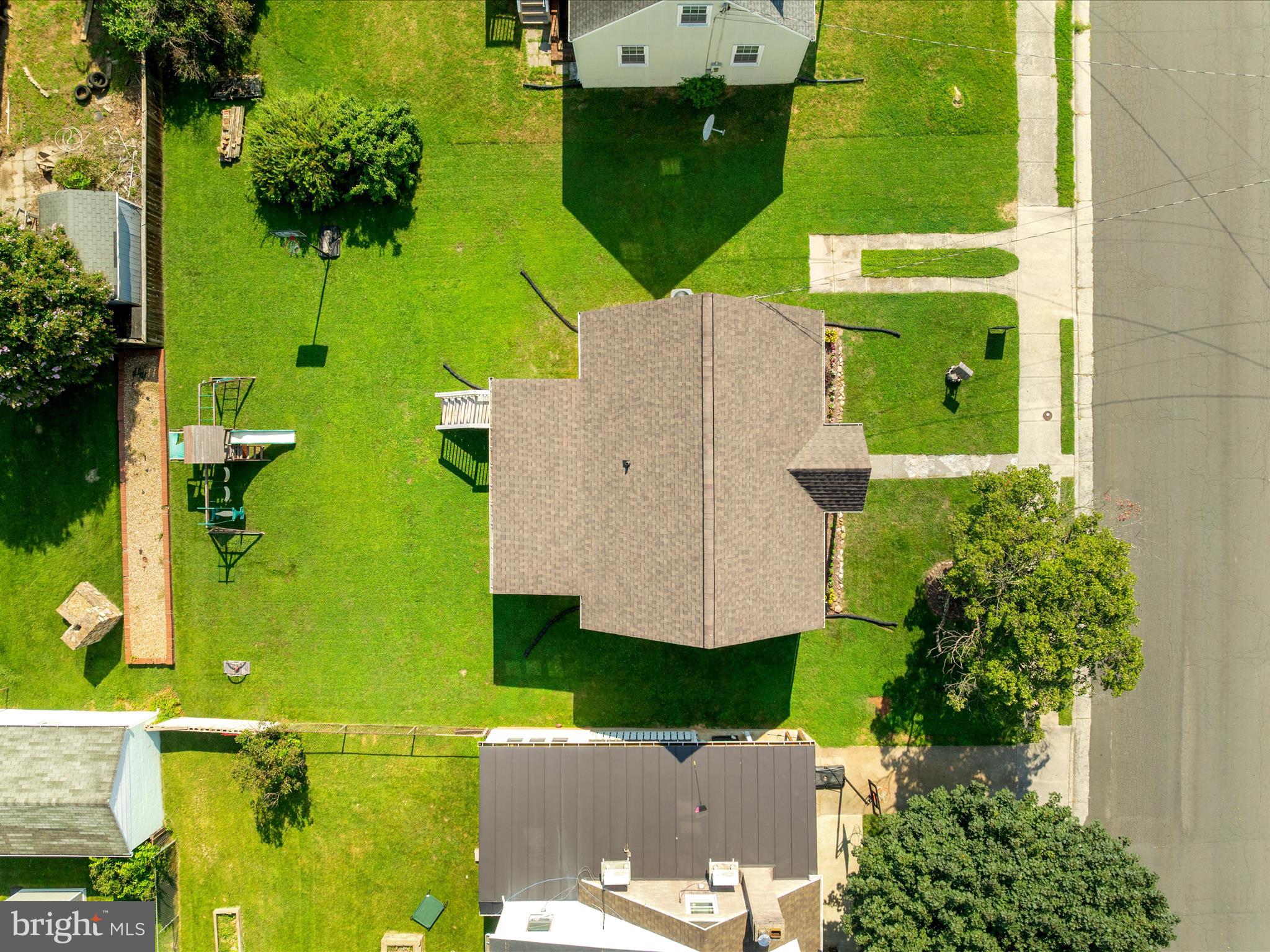 702 Braxton Road Front Royal, VA 22630 - Photo 45 of 61 an aerial view of a house with a garden