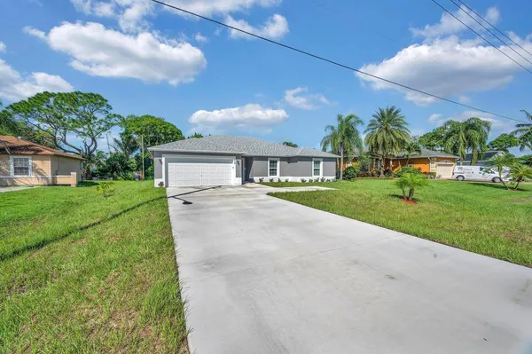 $2,900 | 574 Northwest Bayshore Boulevard, Port St. Lucie, FL 34983