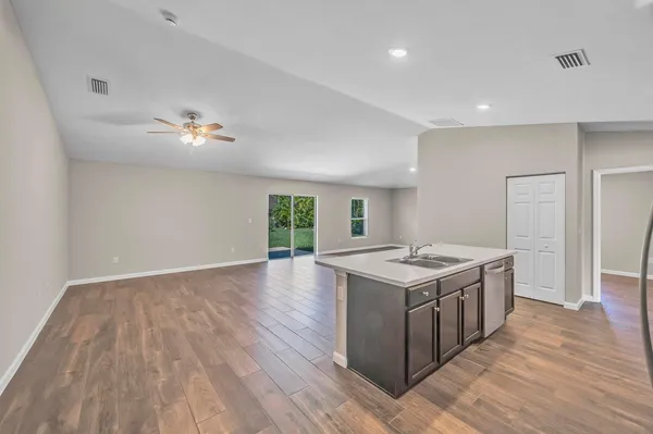 $2,900 | 574 Northwest Bayshore Boulevard, Port St. Lucie, FL 34983