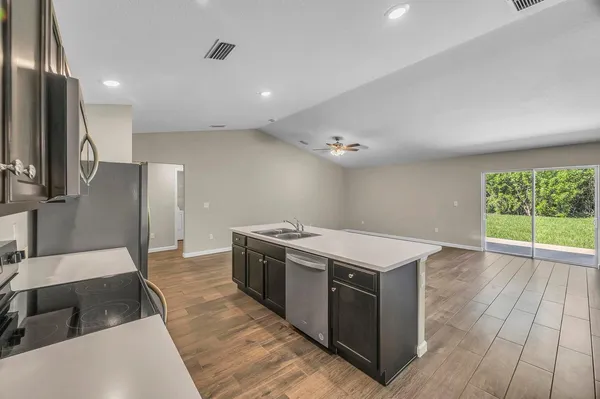$2,900 | 574 Northwest Bayshore Boulevard, Port St. Lucie, FL 34983