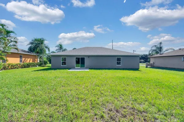 $2,900 | 574 Northwest Bayshore Boulevard, Port St. Lucie, FL 34983